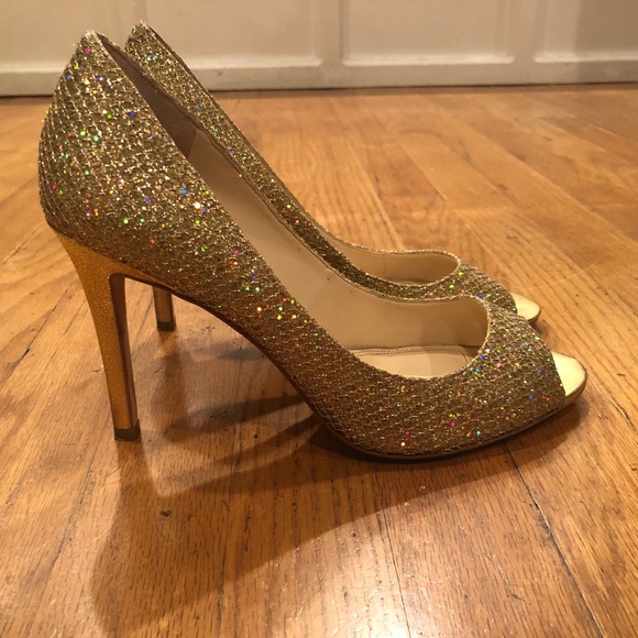 Enzo Angiolini. Size 8.5. Sparky gold heels. - Picture 1 of 4